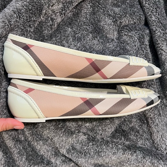 Burberry Flats size 38 - Picture 8 of 9